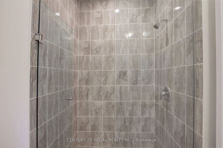 Condo Townhouse For Lease | N9195068 - Photo 2