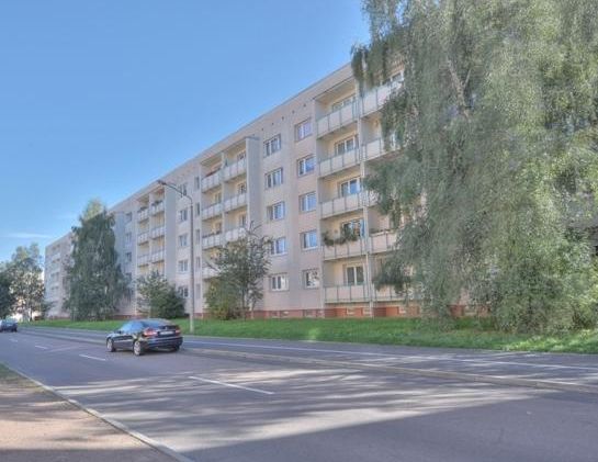 3-Raum-Wohnung mit Balkon, neu saniert! - Photo 1