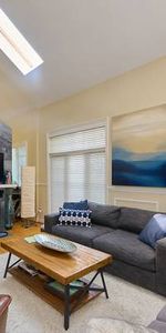 Elegant 2 Bed, 2 Bath with Private Entrance and Air Conditioning - Photo 4