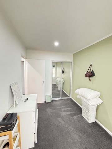 MOUNT EDEN, 2 BEDROOMS - Photo 4