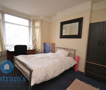 4 bed Detached House for Rent - Photo 5