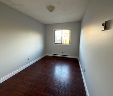 For Lease - 155 Colborne Street Unit# 8, Oshawa, Ontario - Photo 5