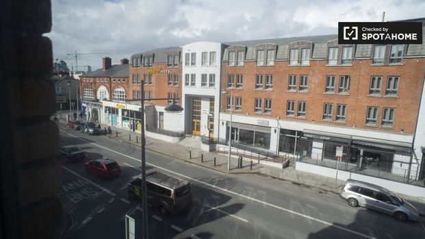 1-bedroom apartment for rent in Docklands South, Dublin - Photo 1