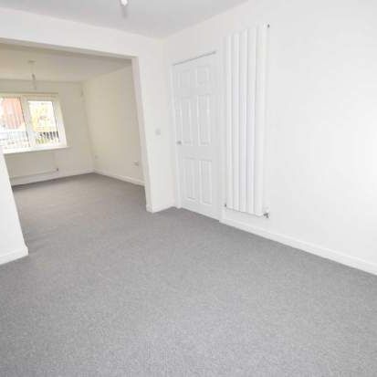 3 bedroom property to rent in Wirral - Photo 1