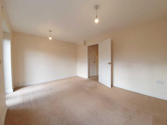 2 bedroom end of terrace house to rent - Photo 1