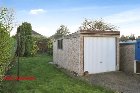 3 bed semi-detached house to rent in Brinsworth Hall Crescent, Rotherham, S60 - Photo 4