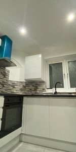 Room in a Shared Flat, Ladywell Road, SE13 - Photo 3