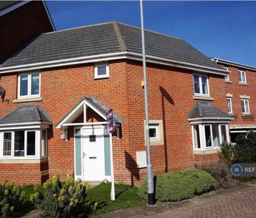 3 bedroom semi-detached house to rent - Photo 3
