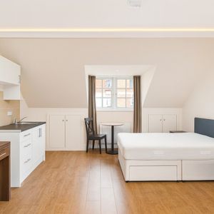 Studio Flat, Coldharbour Lane, SW9 - Photo 2