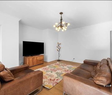 Spacious Family Home in Prime Location - Photo 3