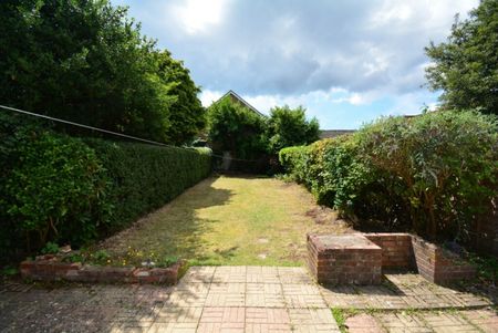 Premium 5 Double Bed Student House on Parker Road - Photo 2