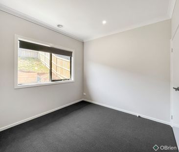 FAMILY HOME IN FERNTREE RIDGE - Photo 2