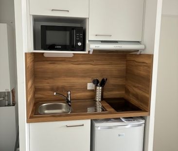 Location Appartement 1 pièce 23m² - Photo 4