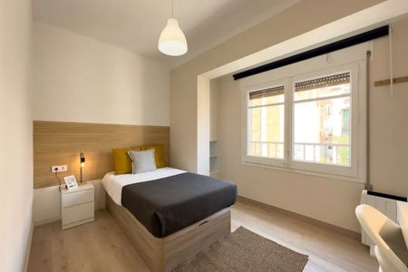 Carrer de Verdi, Barcelona, Catalonia 08024 - Photo 4