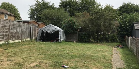 3 bedroom end of terrace house to rent - Photo 3