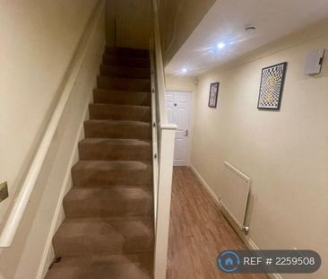 1 bedroom in a house share to rent - Photo 1