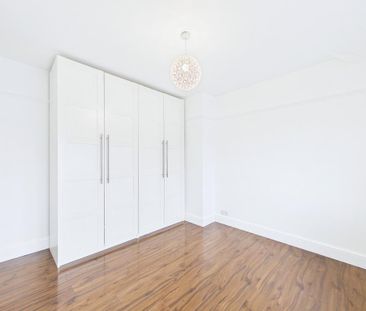 3 bedroom end of terrace house to rent - Photo 4