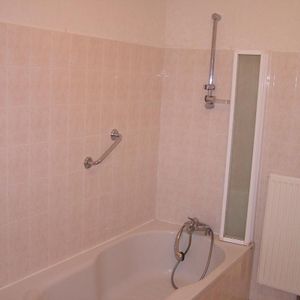 Location Appartement 3 pièces 68m² LA MOTTE SERVOLEX 73290 - Photo 2