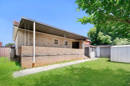 9 Henry Street, Guildford NSW 2161 - House For Rent | Domain - Photo 5