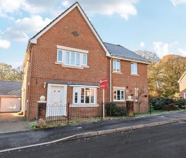 3 bedroom semi-detached house to rent - Photo 6