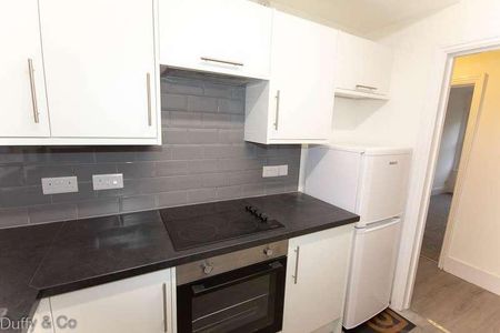 Top Flat, Boltro Road, Haywards Heath, RH16 - Photo 4