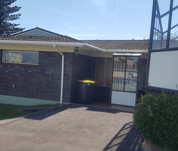 3 bedroom with sea views - Photo 5