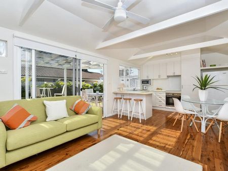 EXTENDED FAMILY LIVING AT ITS BEST! - Photo 4