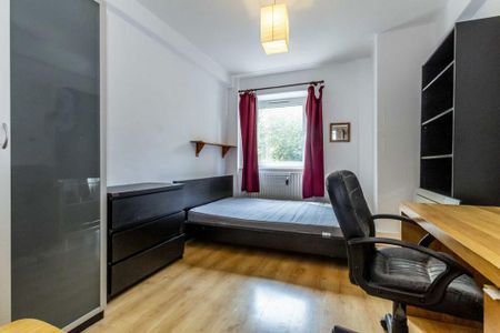 4 bedroom flat to rent - Photo 2