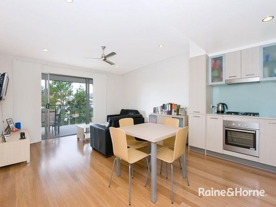 23/221 Sir Fred Schonell Drive, St Lucia, QLD 4067 - Photo 1