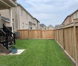 For Lease - 163 Magnolia Crescent, Oakville, Ontario - Photo 2