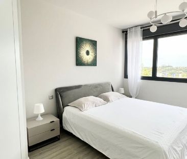 3 Bedroom Townhouse For Rent in Cancelada, Málaga - Photo 2