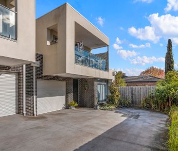 MODERN AND PRIVATE - Photo 6