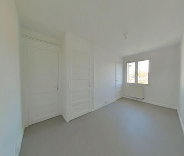 Location Appartement 3 pièces 64m² BOURG DE PEAGE 26300 - Photo 3