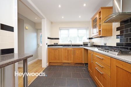 3 bed detached house to rent in The Crossway, May Bank, Newcastle - Photo 5