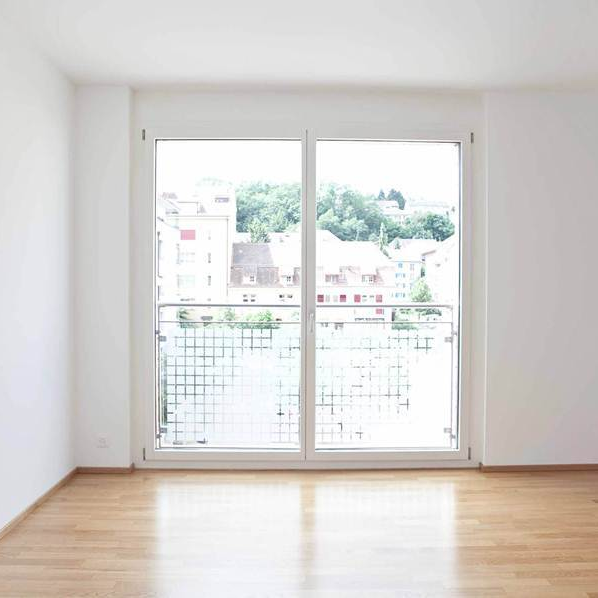 Schöne 3.5-Zimmer Wohnung an zentraler Lage - Photo 1