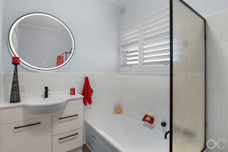 Open the Door to Easy Living in a Light-Filled Morphettville Retreat - Photo 2