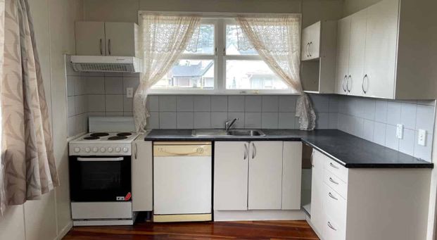 Otara, 4 bedrooms - Photo 1