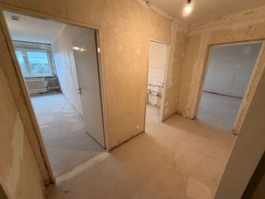 Raum für Ihre Ideen: Renovierungsbedürftige Wohnung mit großem Entwicklungspotenzial! - Foto 1