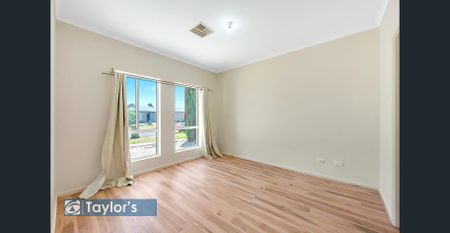 EASY TO MAINTAIN 3 BEDROOM HOME - Photo 3