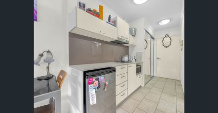 A Place Called Home - Fully Furnished Studio - Photo 2