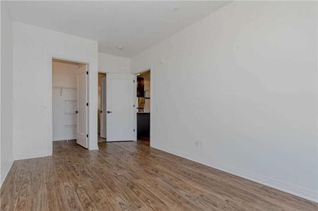 For Lease - 95 Dundas Street Unit# 420, Oakville, Ontario - Photo 4