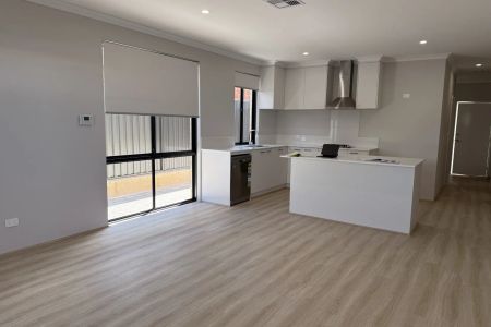 Brand New Coastal Living - Spacious 3 Bedroom, 2 Bathroom Home - Photo 4