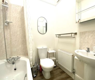 1 bed flat to rent in Old Tiverton Road, Exeter, EX4 - Photo 6