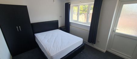 Flat 2, 20 Mundy Place, Cathays, Cardiff, CF24 4BZ - Photo 5