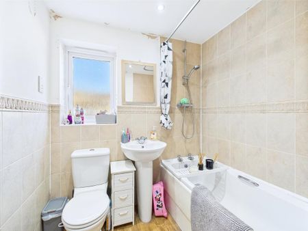 1 bedroom ground floor flat to rent - Photo 3