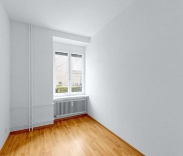 Generous living space for young couple - Photo 2