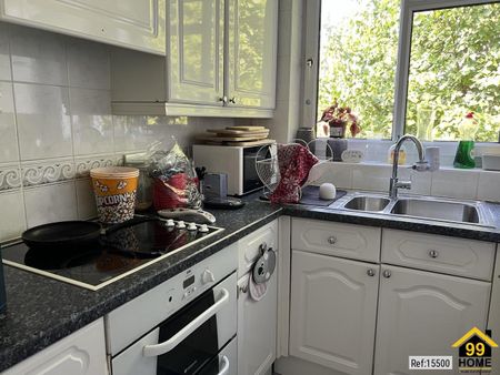 3 bed Flat in Stratford Lodge , WATFORD, WD17 4QQ - Photo 2