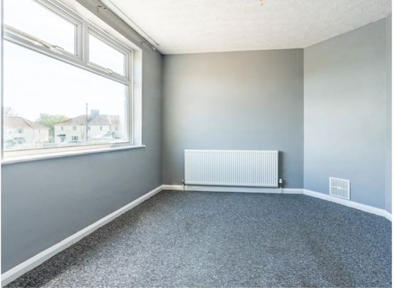 5 Bed Semi-Detached House, Dingle Close, BS9 - Photo 1