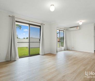 SPACIOUS FAMILY HOME WITH SIDE ACCESS & PLENTY OF STORAGE! - Photo 3