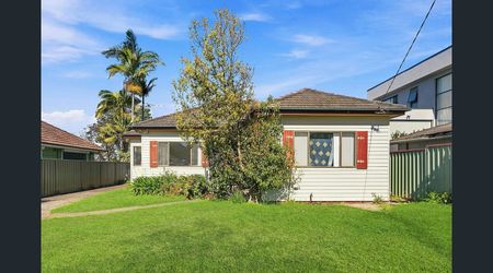 Spacious Family Home in a Quiet Street - Photo 5